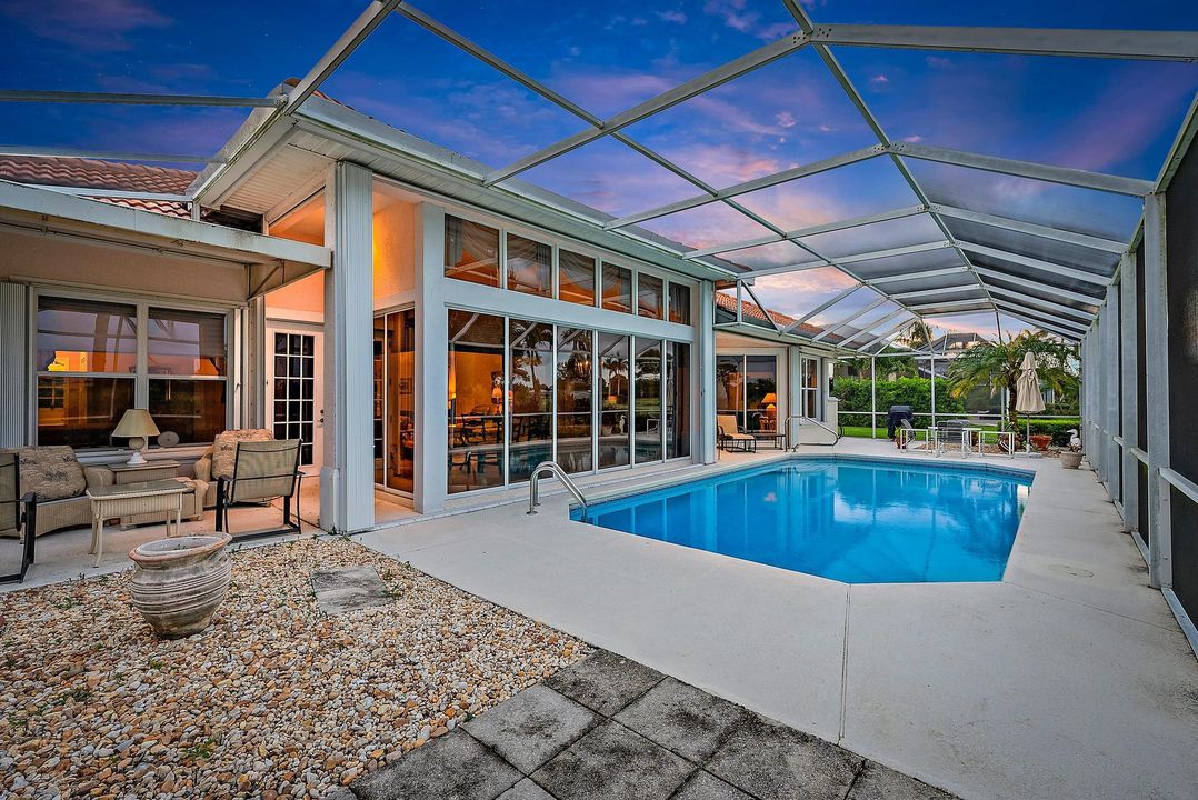 Под контрактом: $950,000 (3 спален, 2 ванн, 2574 Квадратных фут)