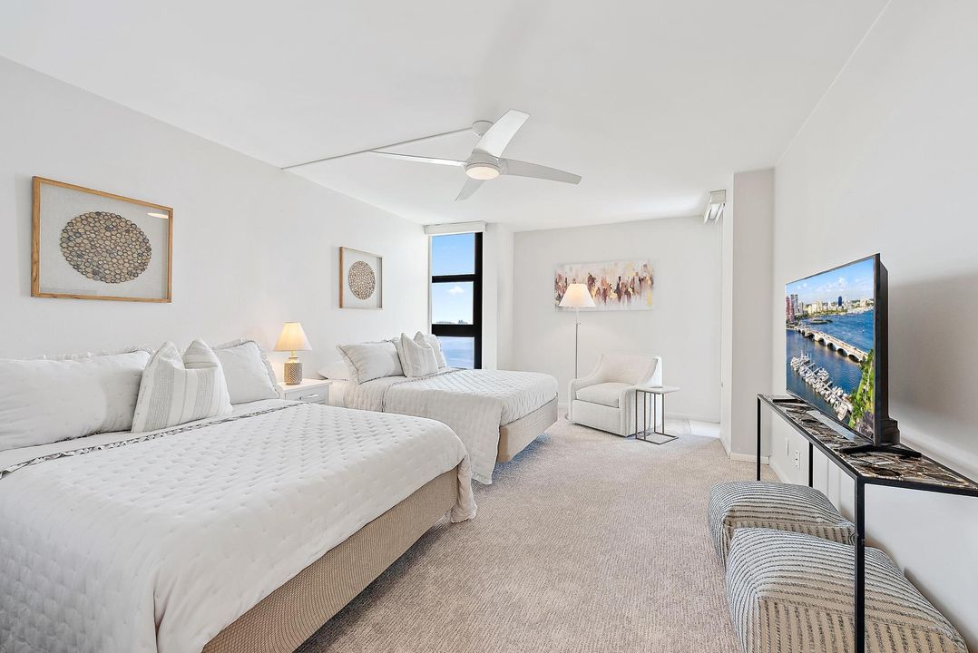 For Sale: $1,395,000 (2 beds, 2 baths, 1435 Square Feet)