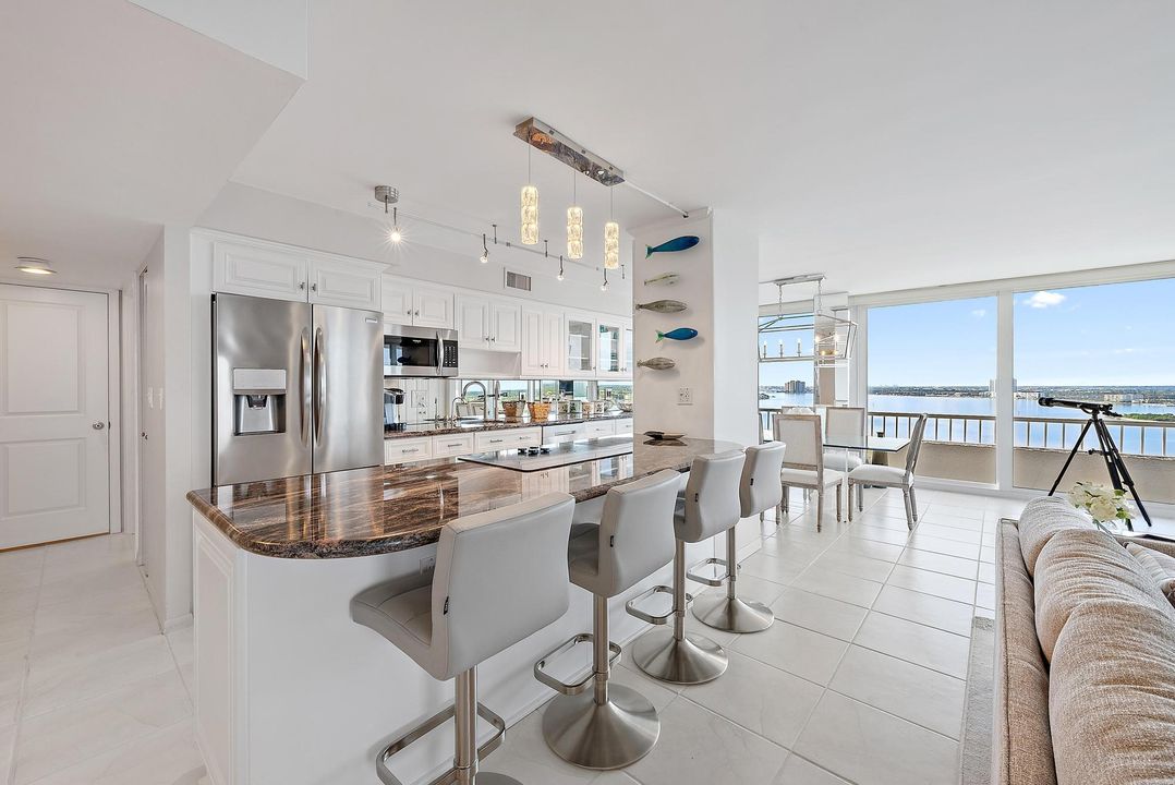 For Sale: $1,395,000 (2 beds, 2 baths, 1435 Square Feet)