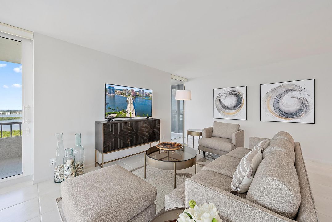 For Sale: $1,395,000 (2 beds, 2 baths, 1435 Square Feet)
