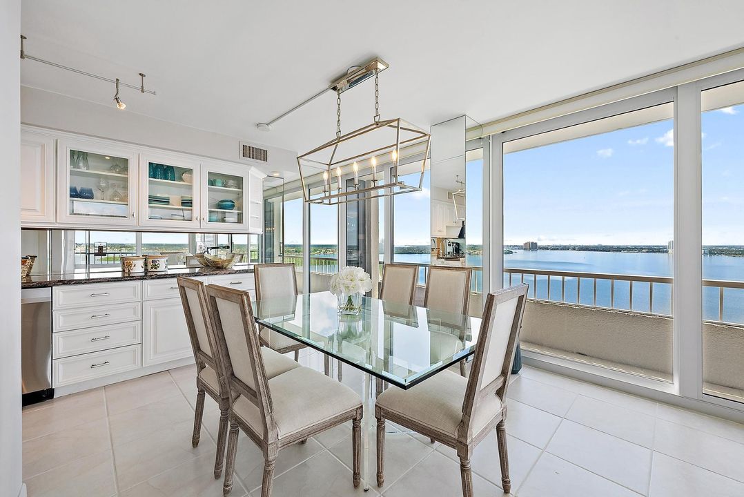 For Sale: $1,395,000 (2 beds, 2 baths, 1435 Square Feet)