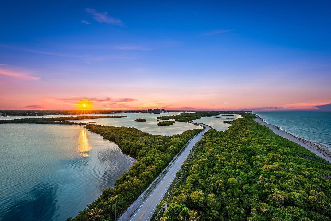 For Sale: $1,395,000 (2 beds, 2 baths, 1435 Square Feet)