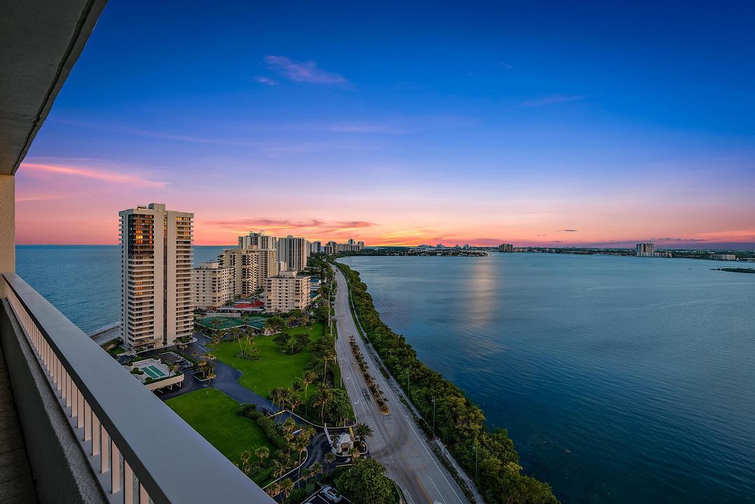 For Sale: $1,395,000 (2 beds, 2 baths, 1435 Square Feet)
