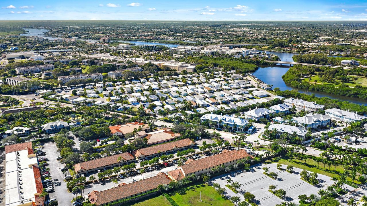 Active With Contract: $499,000 (0 beds, 0 baths, 1085 Square Feet)