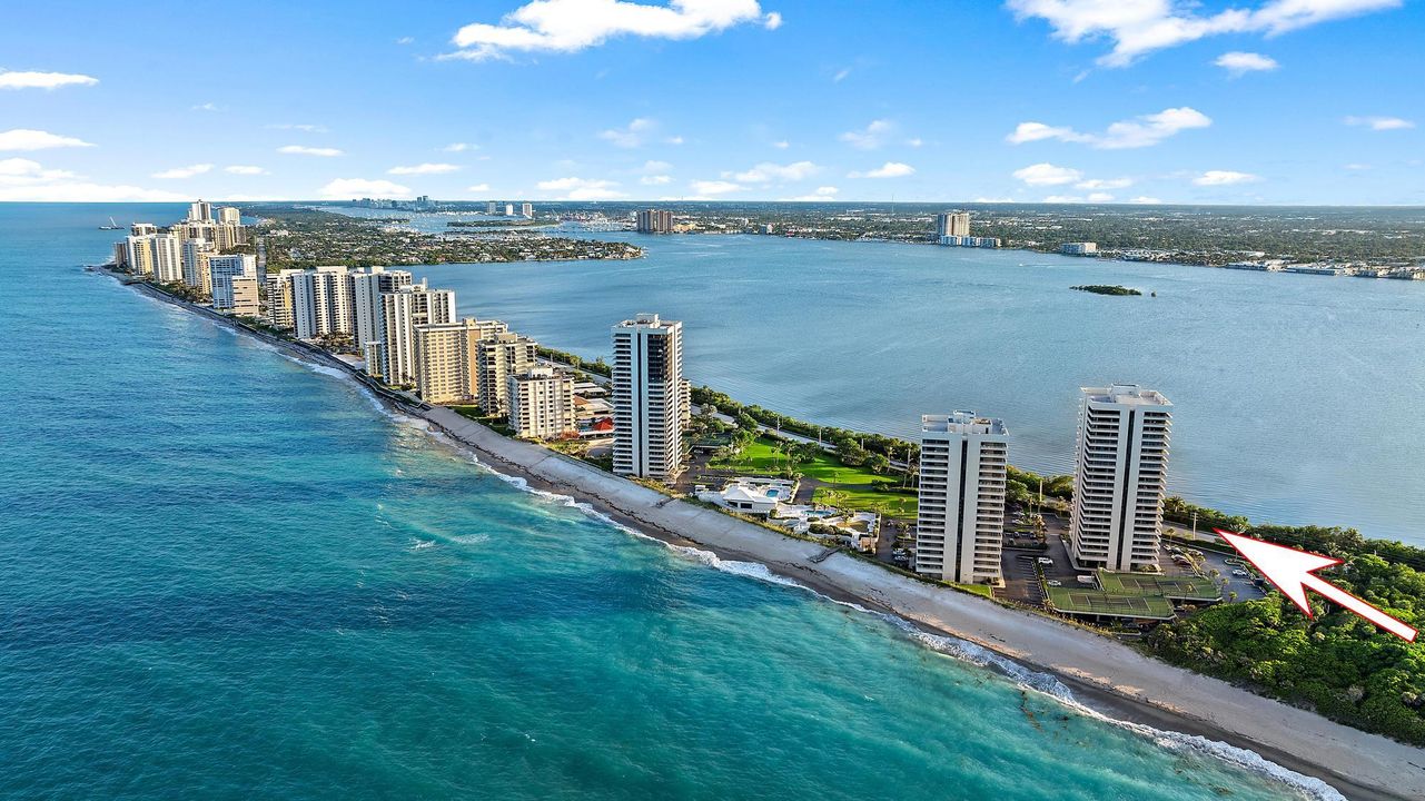 For Sale: $1,395,000 (2 beds, 2 baths, 1435 Square Feet)