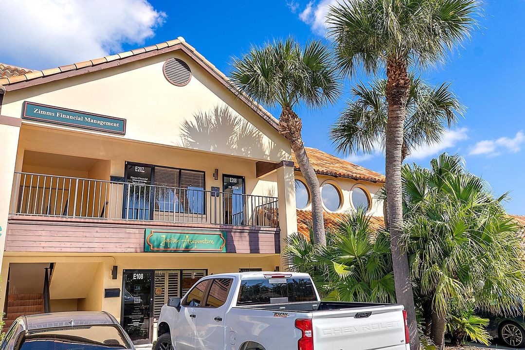 Active With Contract: $499,000 (0 beds, 0 baths, 1085 Square Feet)