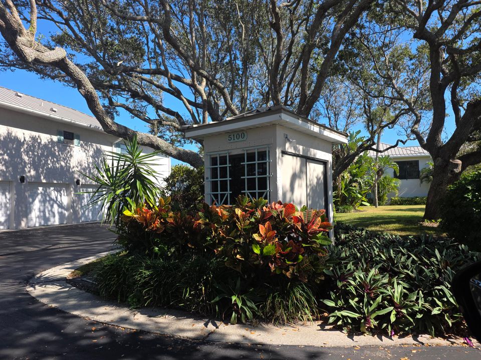 For Sale: $375,000 (2 beds, 2 baths, 1170 Square Feet)