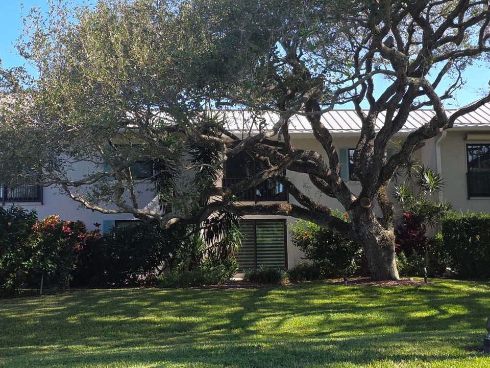 For Sale: $375,000 (2 beds, 2 baths, 1170 Square Feet)