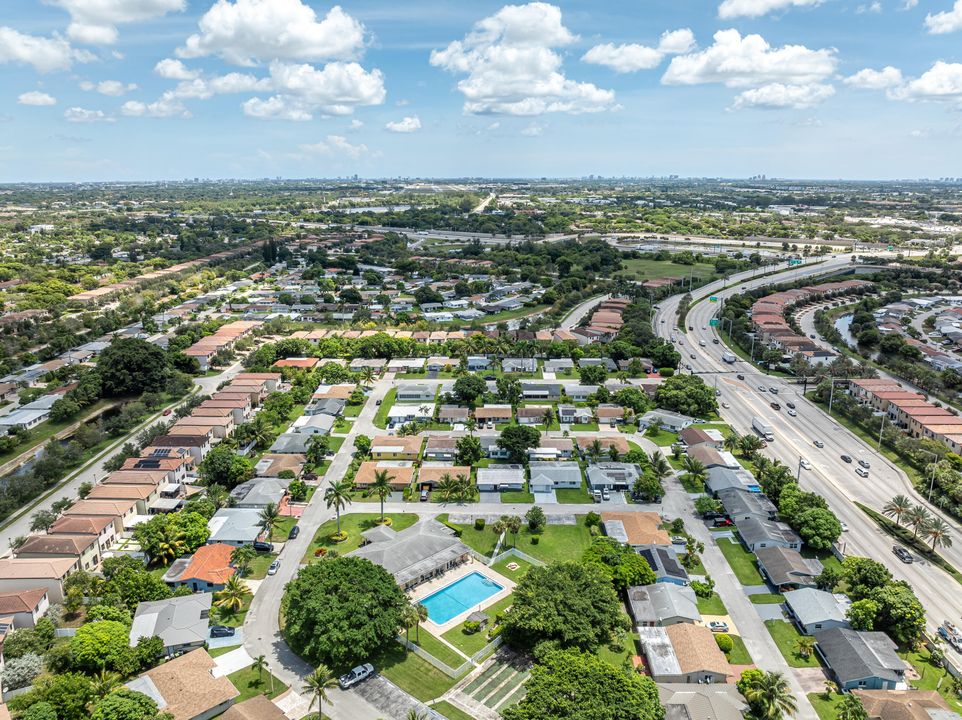 待售: $365,000 (2 贝兹, 2 浴室, 1414 平方英尺)