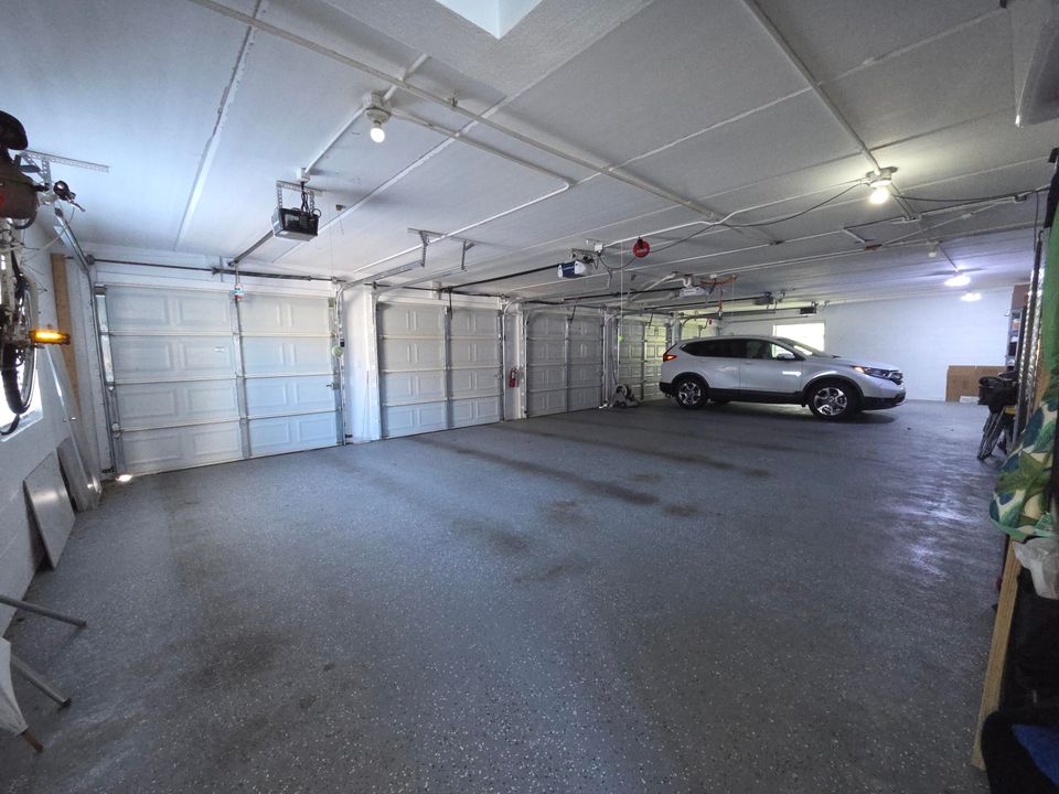 For Sale: $375,000 (2 beds, 2 baths, 1170 Square Feet)