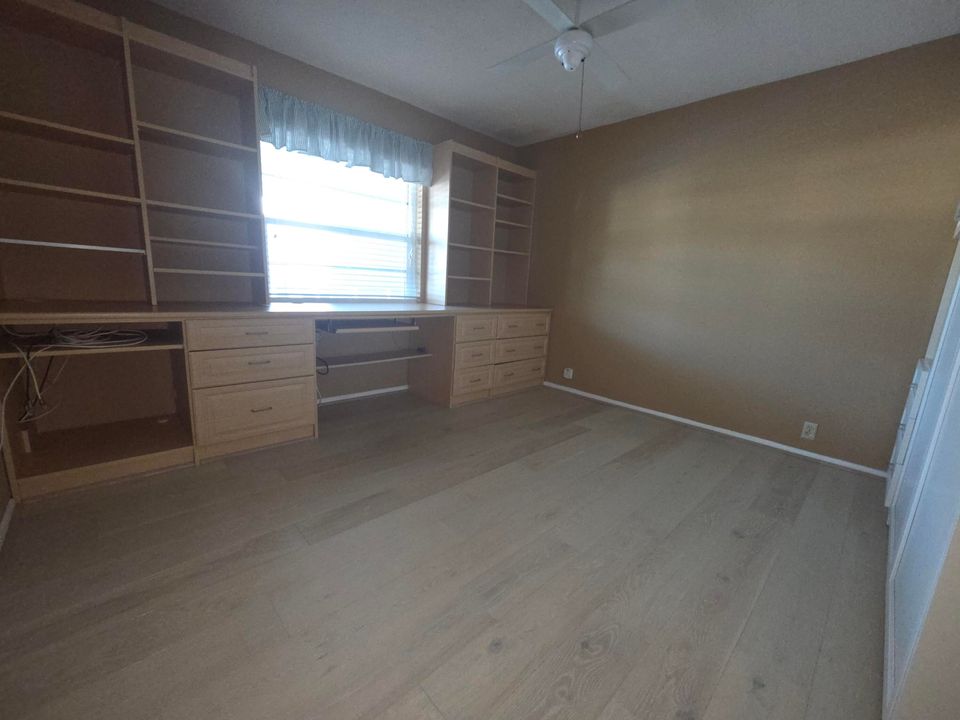 For Sale: $375,000 (2 beds, 2 baths, 1170 Square Feet)