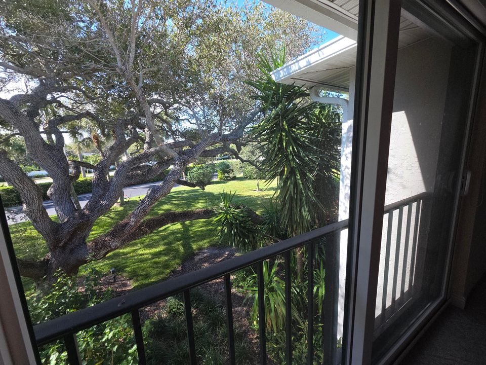 For Sale: $375,000 (2 beds, 2 baths, 1170 Square Feet)