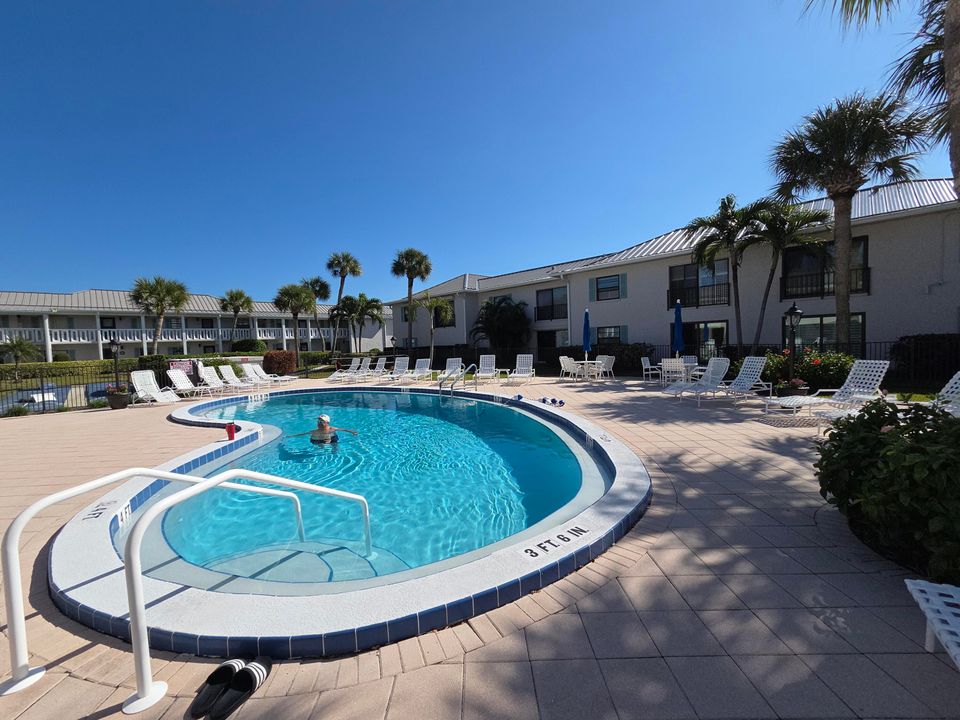 For Sale: $375,000 (2 beds, 2 baths, 1170 Square Feet)