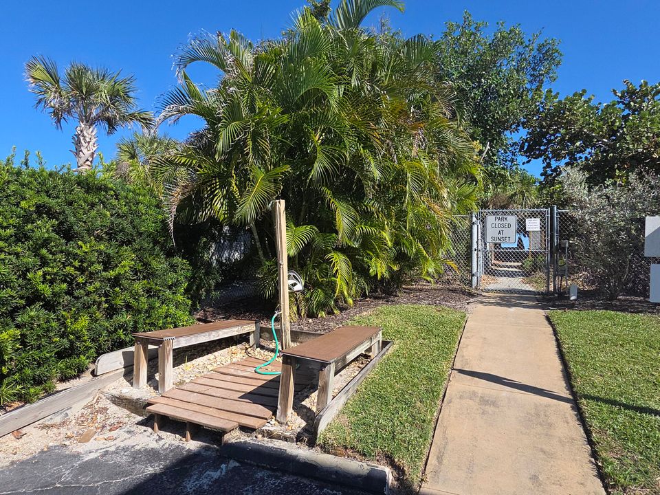 For Sale: $375,000 (2 beds, 2 baths, 1170 Square Feet)