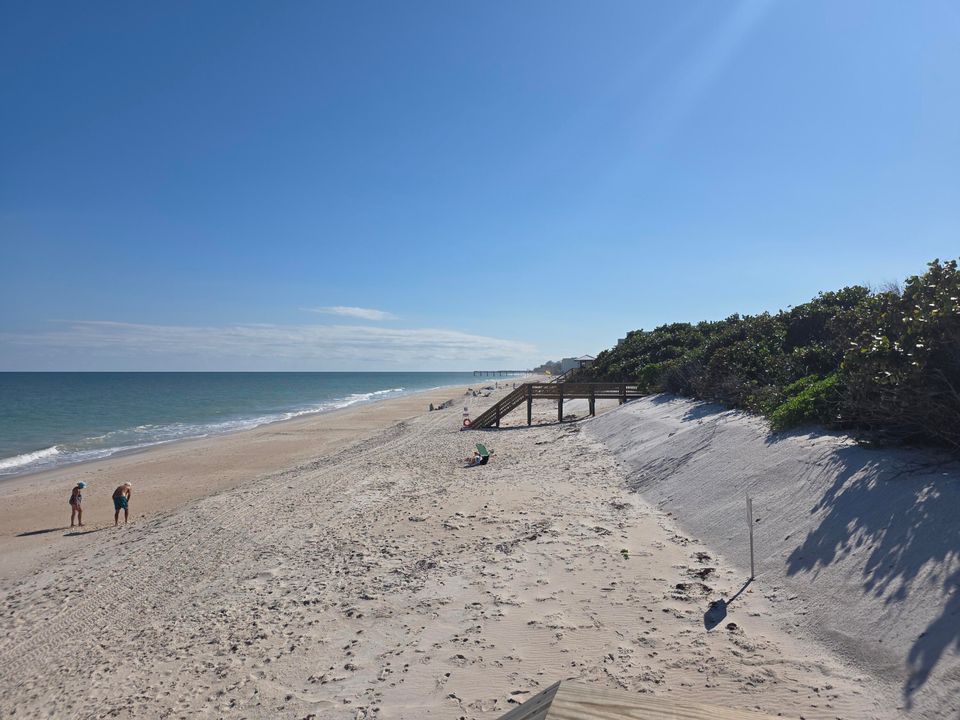 For Sale: $375,000 (2 beds, 2 baths, 1170 Square Feet)