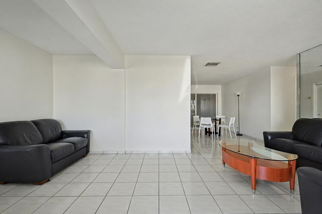 待售: $365,000 (2 贝兹, 2 浴室, 1414 平方英尺)