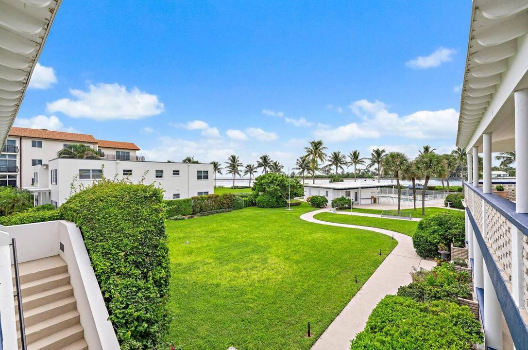 В аренду: $4,500 (2 спален, 2 ванн, 982 Квадратных фут)