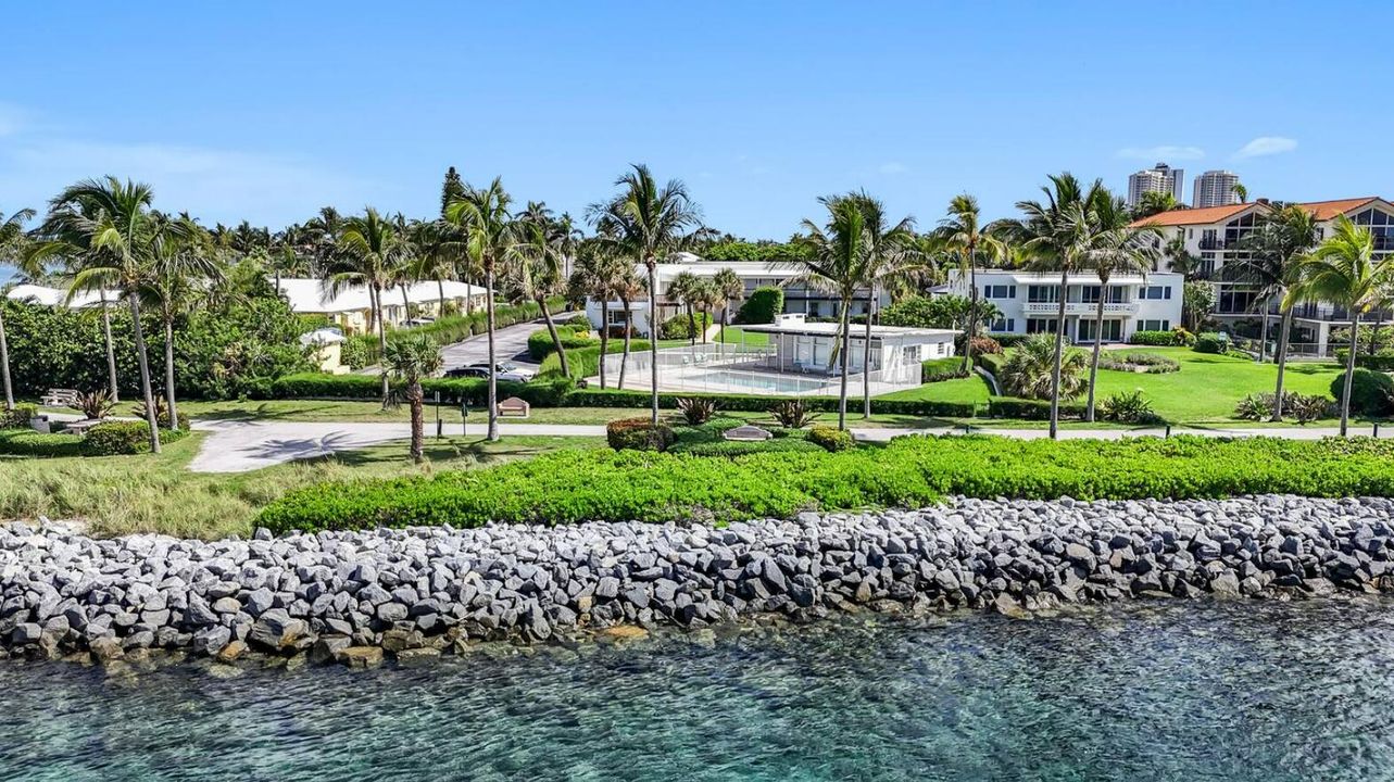 В аренду: $4,500 (2 спален, 2 ванн, 982 Квадратных фут)