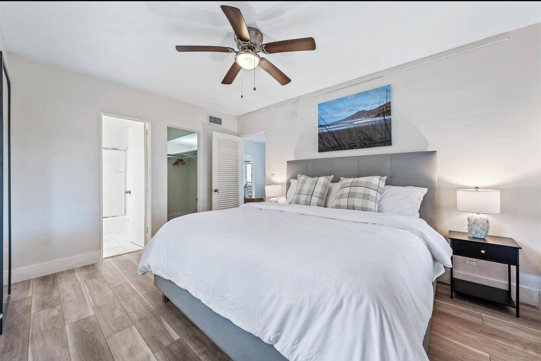 В аренду: $4,500 (2 спален, 2 ванн, 982 Квадратных фут)