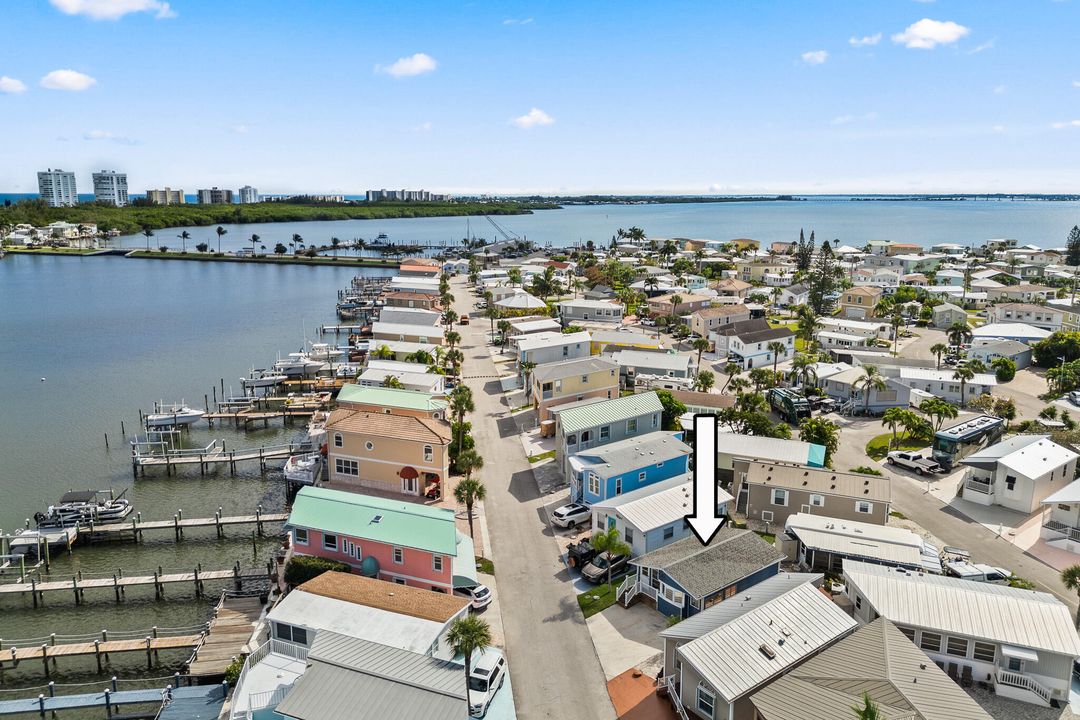 待售: $245,000 (2 贝兹, 1 浴室, 392 平方英尺)