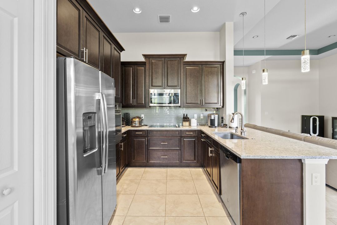 For Sale: $450,000 (3 beds, 2 baths, 1842 Square Feet)