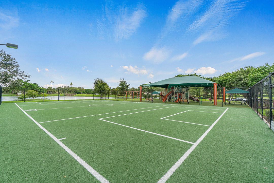 待售: $999,000 (4 贝兹, 3 浴室, 2573 平方英尺)