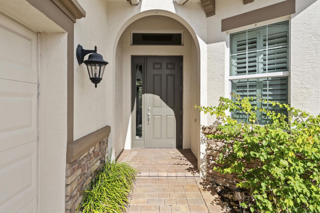 For Sale: $450,000 (3 beds, 2 baths, 1842 Square Feet)