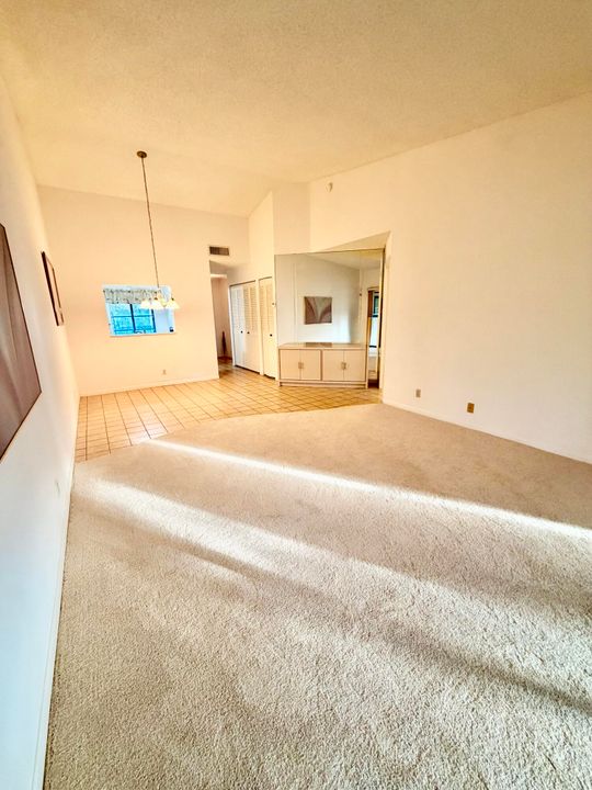 待售: $159,900 (2 贝兹, 2 浴室, 1059 平方英尺)