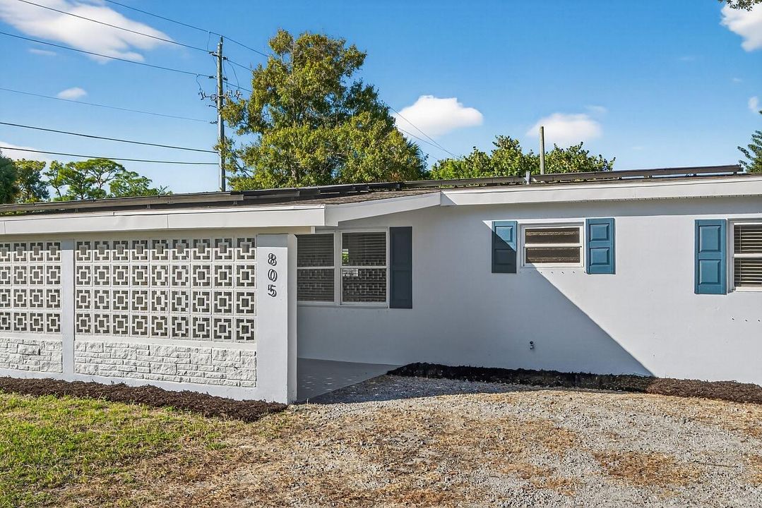 For Sale: $285,000 (3 beds, 2 baths, 1107 Square Feet)