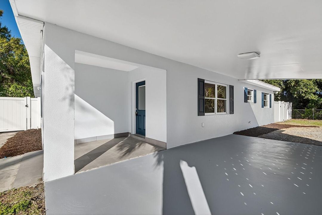 For Sale: $285,000 (3 beds, 2 baths, 1107 Square Feet)