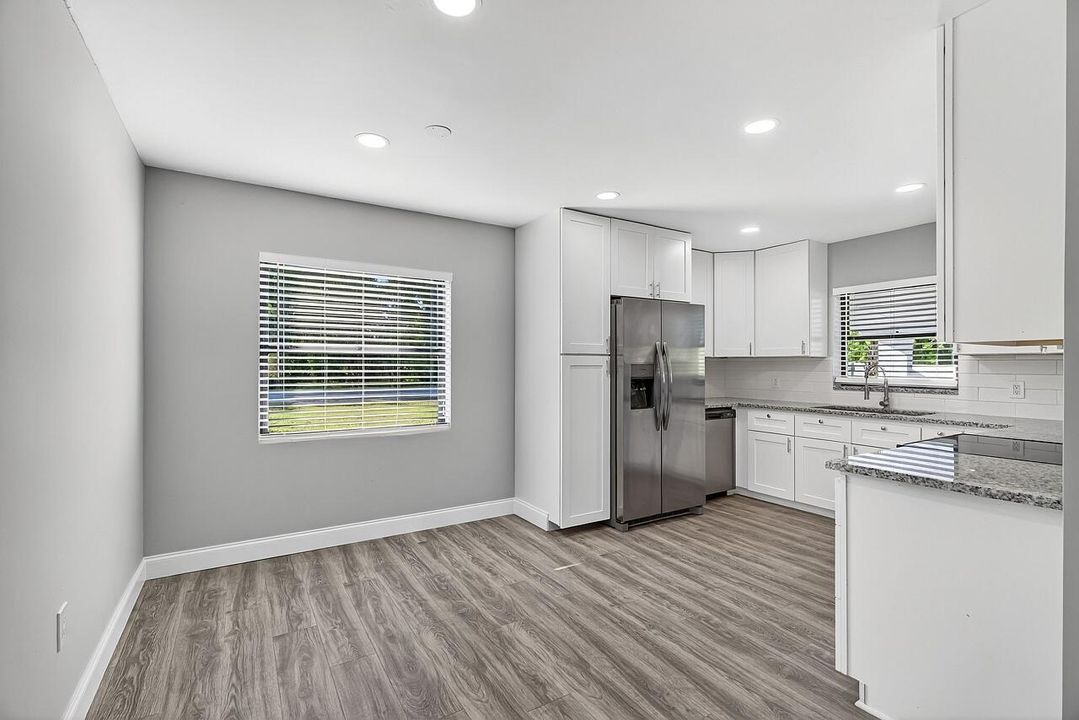 For Sale: $285,000 (3 beds, 2 baths, 1107 Square Feet)