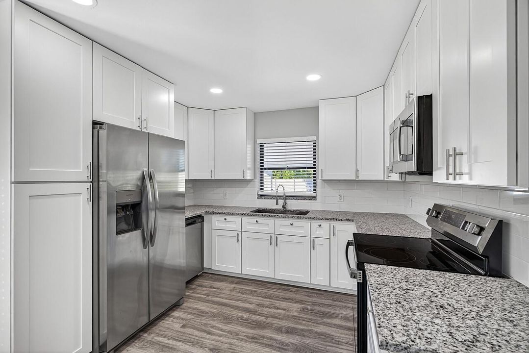 For Sale: $285,000 (3 beds, 2 baths, 1107 Square Feet)