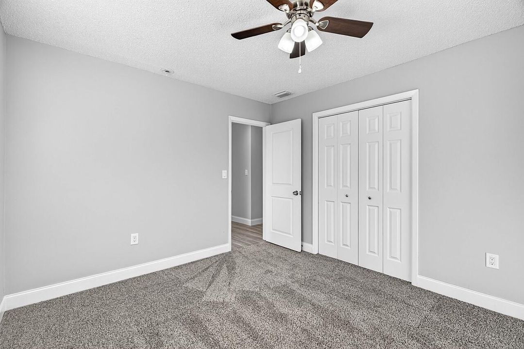 For Sale: $285,000 (3 beds, 2 baths, 1107 Square Feet)