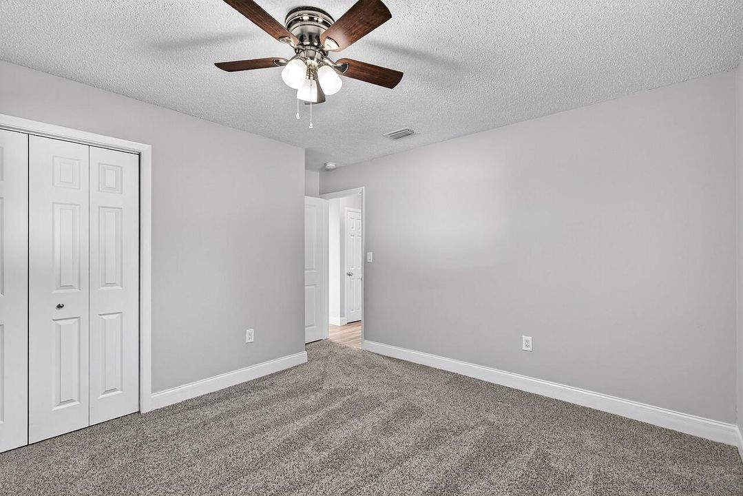 For Sale: $285,000 (3 beds, 2 baths, 1107 Square Feet)