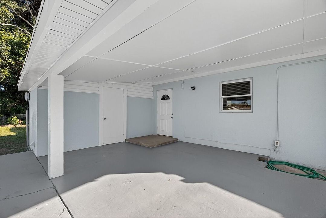 For Sale: $285,000 (3 beds, 2 baths, 1107 Square Feet)