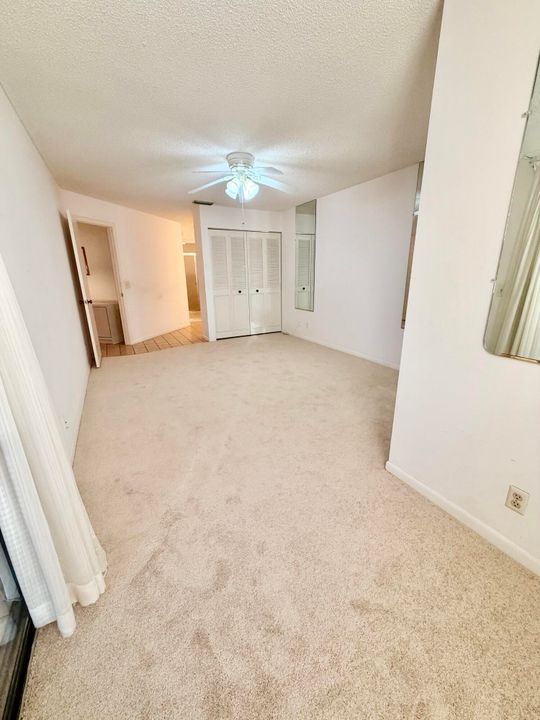 待售: $159,900 (2 贝兹, 2 浴室, 1059 平方英尺)