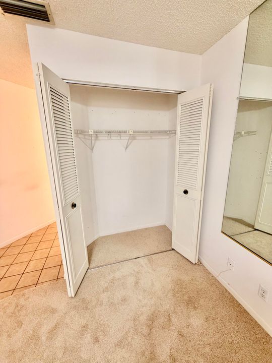 待售: $159,900 (2 贝兹, 2 浴室, 1059 平方英尺)