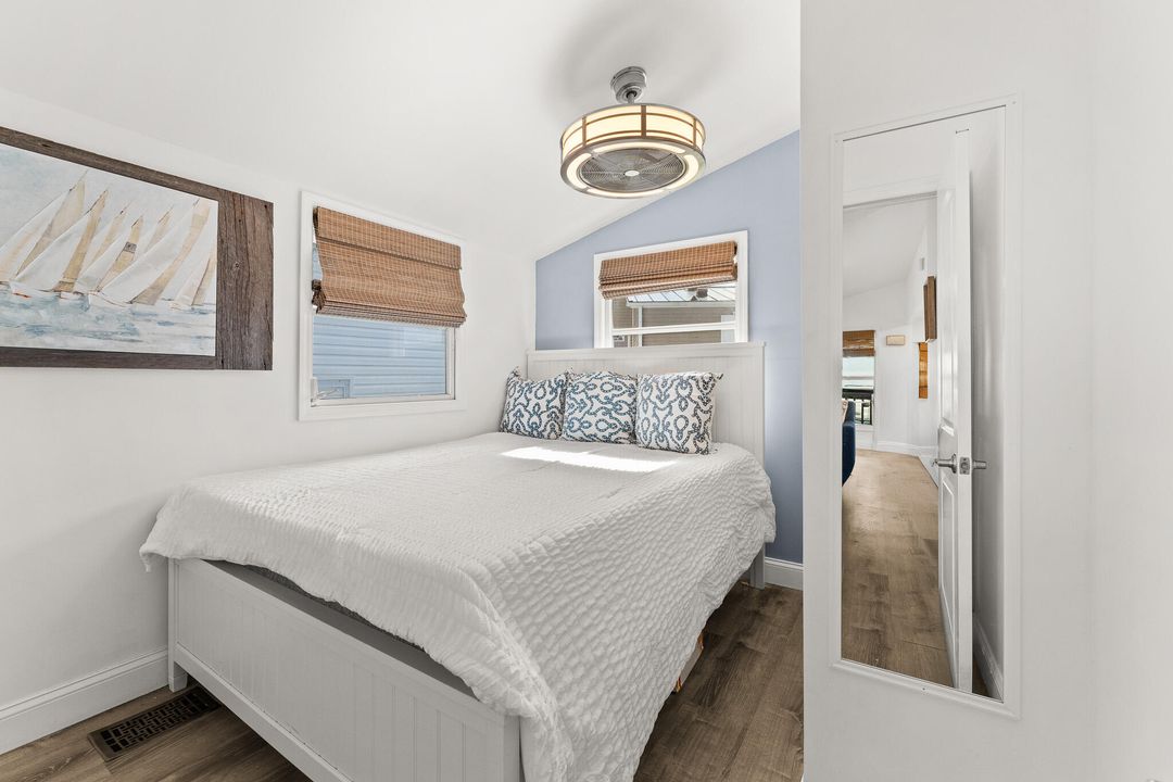 待售: $245,000 (2 贝兹, 1 浴室, 392 平方英尺)