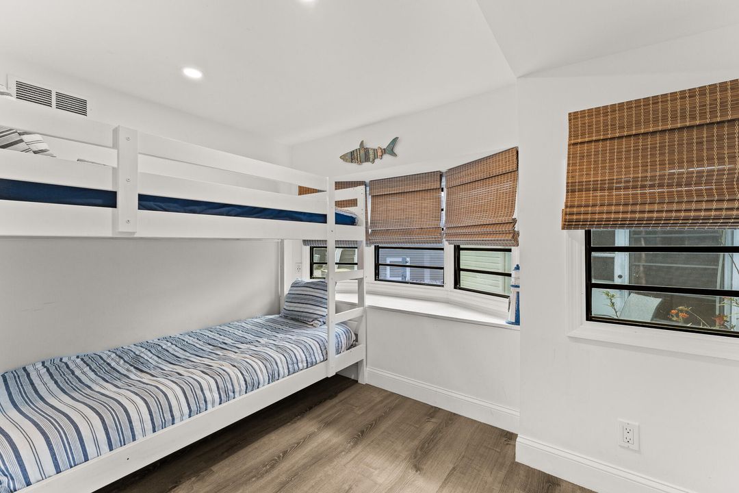 待售: $245,000 (2 贝兹, 1 浴室, 392 平方英尺)