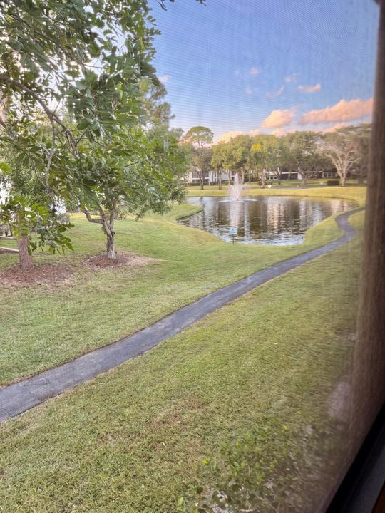 待售: $159,900 (2 贝兹, 2 浴室, 1059 平方英尺)