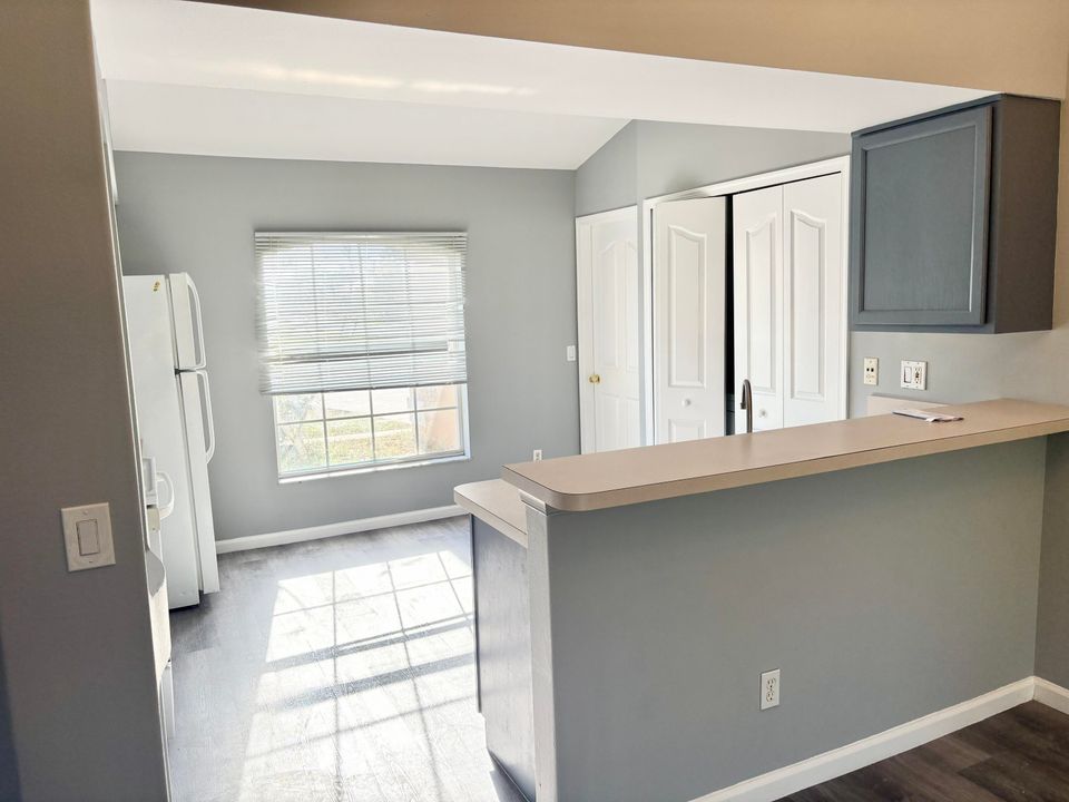 For Rent: $2,200 (3 beds, 2 baths, 1201 Square Feet)