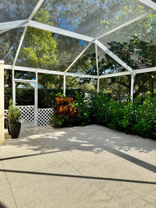 На продажу: $374,900 (2 спален, 2 ванн, 1152 Квадратных фут)