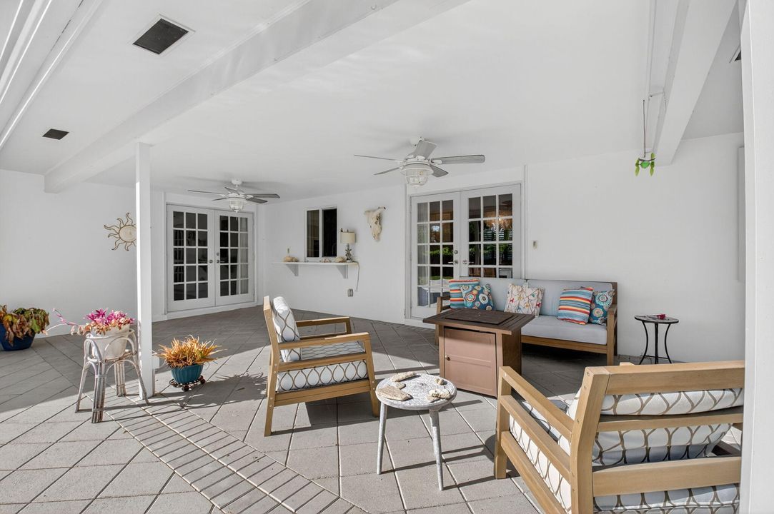 For Rent: $5,000 (3 beds, 2 baths, 1906 Square Feet)