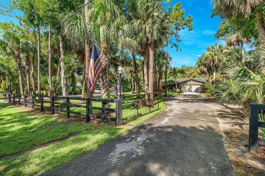 Activo con contrato: $879,000 (3 camas, 3 baños, 2388 Pies cuadrados)