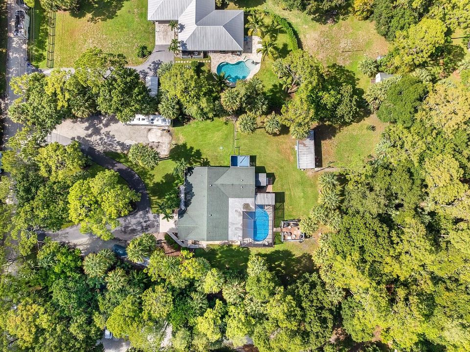 Activo con contrato: $879,000 (3 camas, 3 baños, 2388 Pies cuadrados)