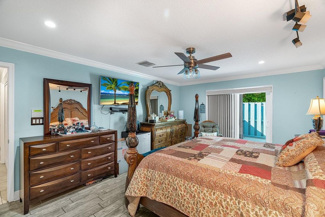 Activo con contrato: $879,000 (3 camas, 3 baños, 2388 Pies cuadrados)