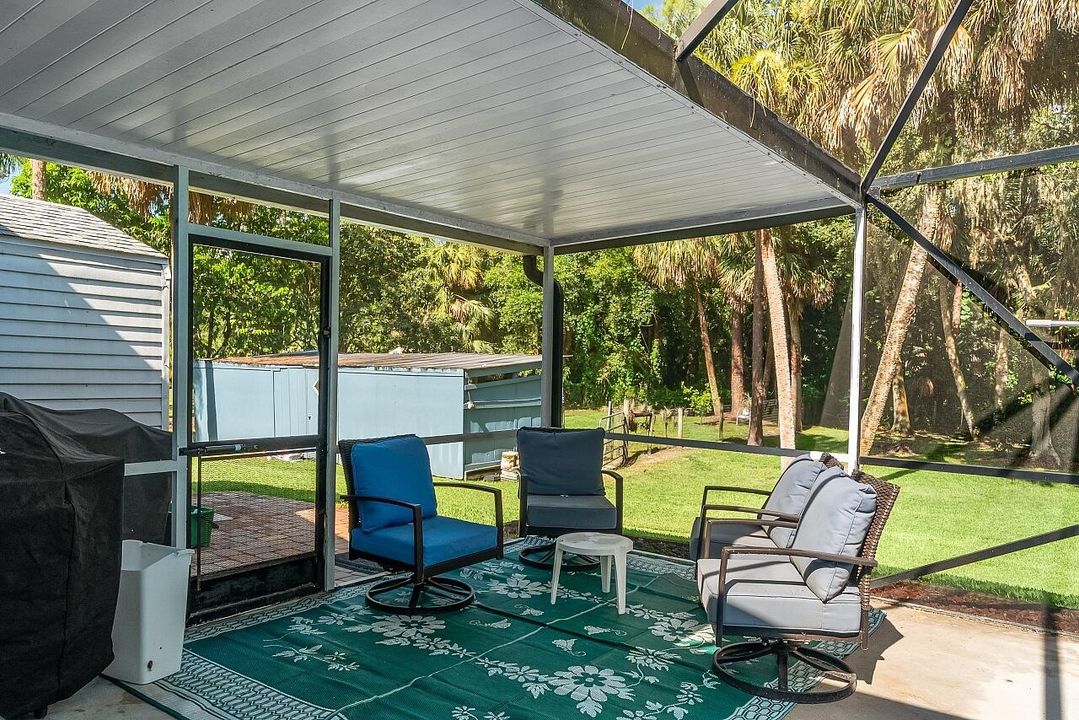 Activo con contrato: $879,000 (3 camas, 3 baños, 2388 Pies cuadrados)