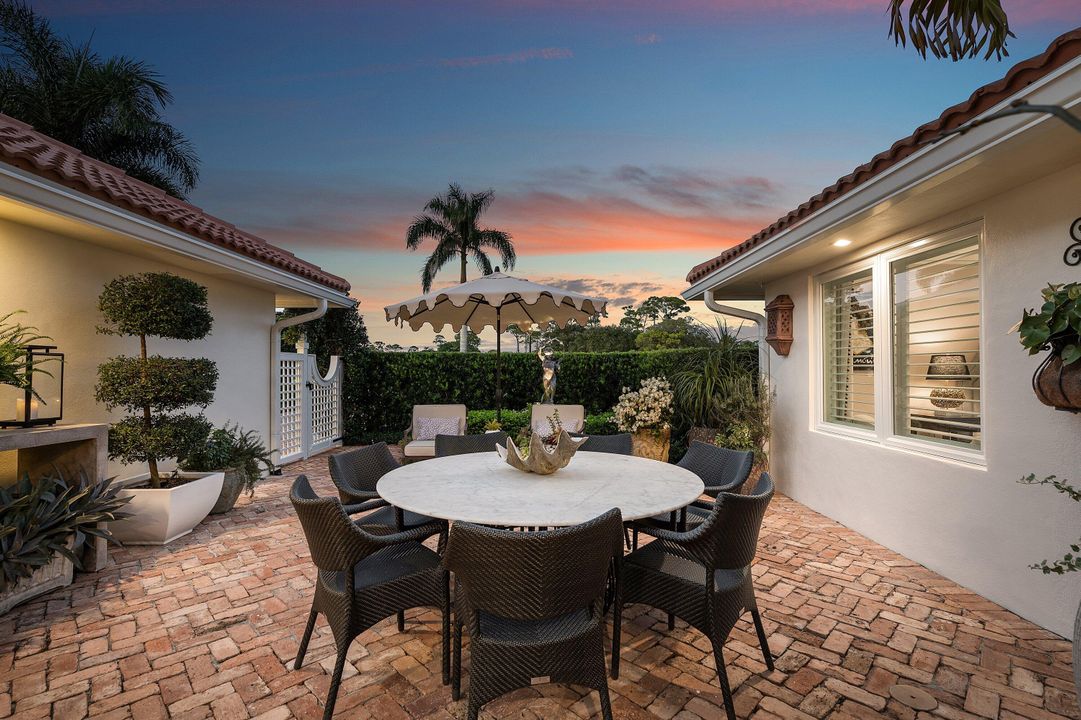 На продажу: $2,149,000 (3 спален, 2 ванн, 2374 Квадратных фут)