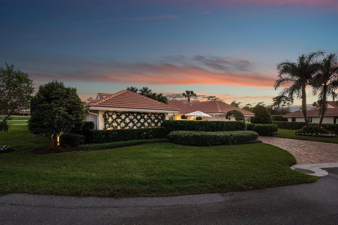 На продажу: $2,149,000 (3 спален, 2 ванн, 2374 Квадратных фут)