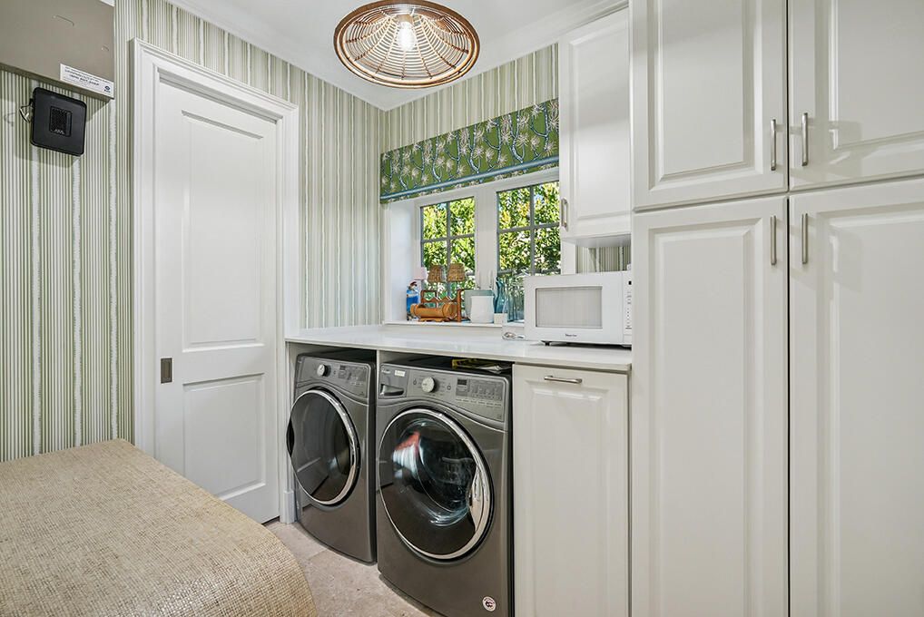 待售: $9,495,000 (3 贝兹, 3 浴室, 2738 平方英尺)